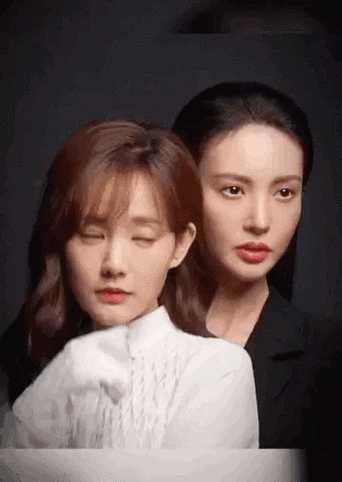 金晨晒与李一桐合照