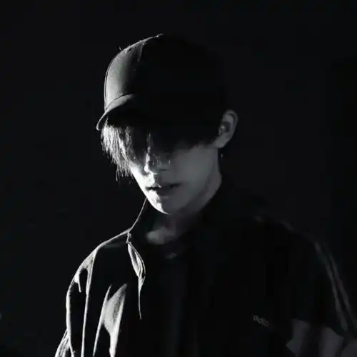 易烊千玺头像壁纸男头