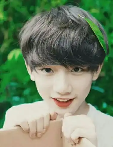 来康康时代少年团小时候的照片吧! - 抖音