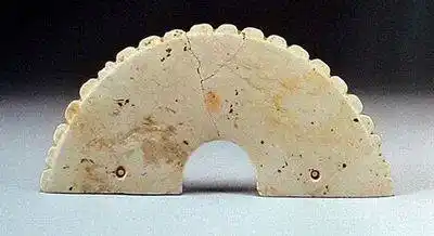 安徽含山凌家滩揭示中国玉璜文化的起源_时代