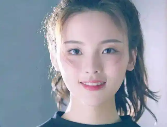 "真人版锦鲤"杨超越出道前照片曝光,原来早就是宅男女神!