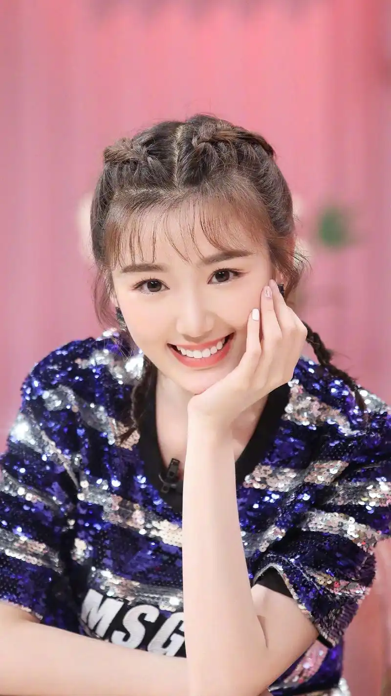 毛晓彤精美壁纸:清纯可爱,笑容甜美