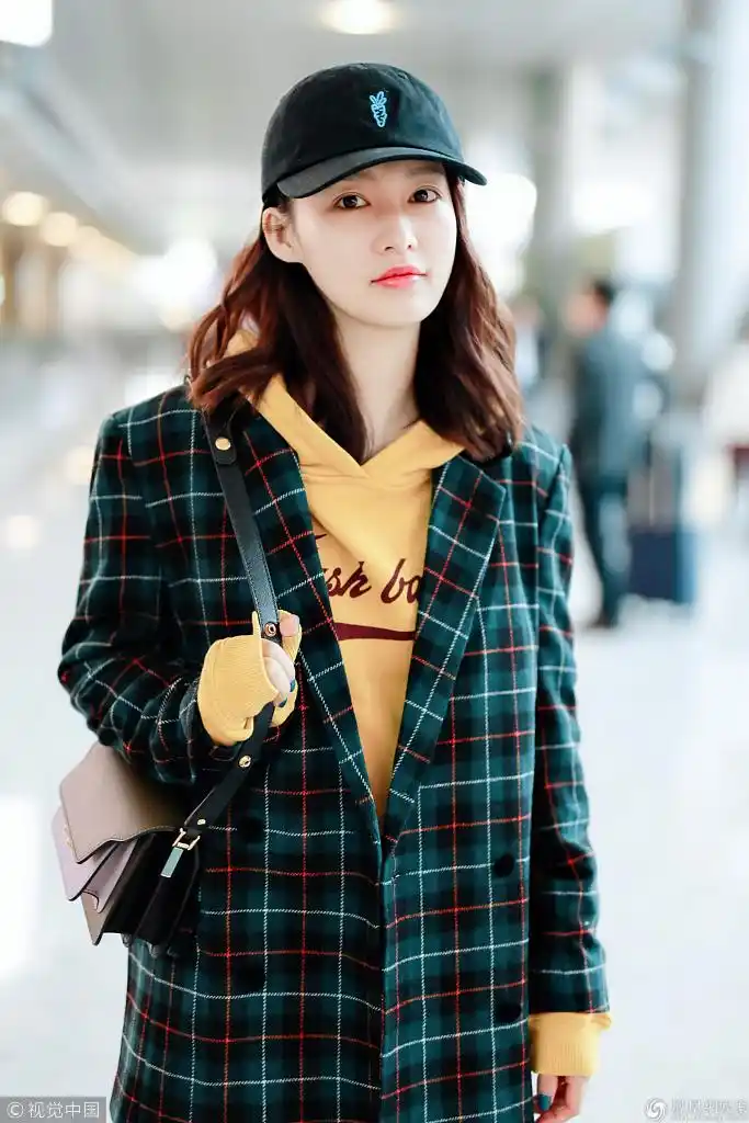 任何关于她恋爱,结婚,怀孕的消息均不属实;李沁及工作人员从未自行或