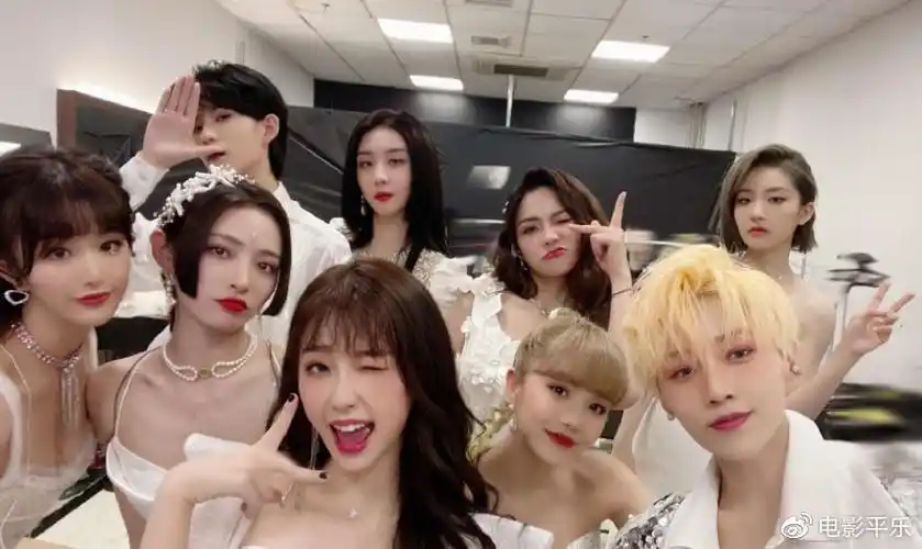 喻言过生日the9三位成员更博庆生赵小棠最早祝福而且最严谨