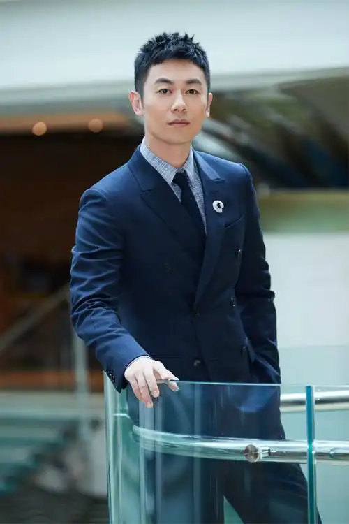 朱亚文帅图来袭 《建军》获最受期待战争电影