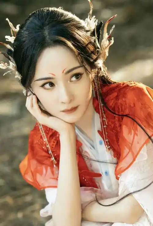 杨幂演涂山红红,刘诗诗演淮竹,85花绝美古装霸气回归