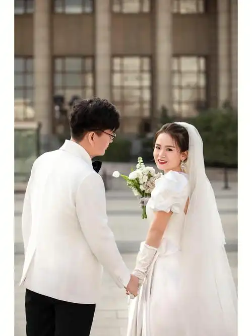 摩卡拍的结婚照 奈斯～