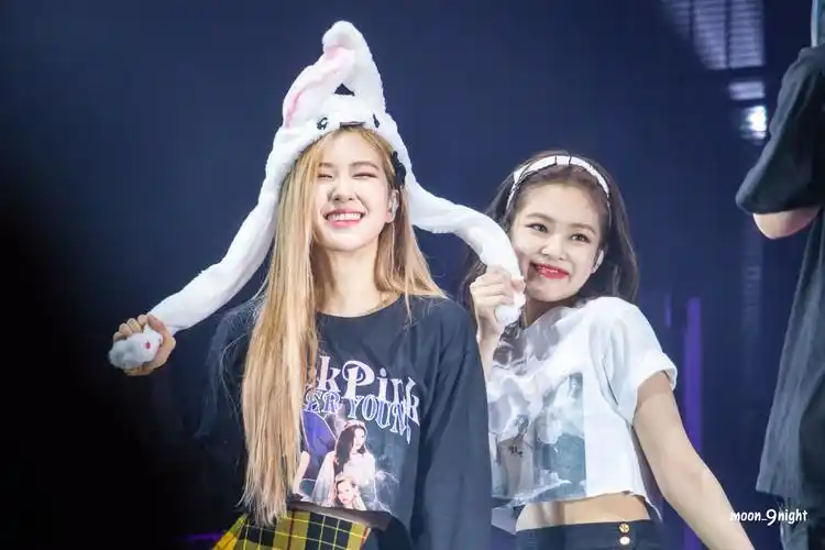 jennie & rosé