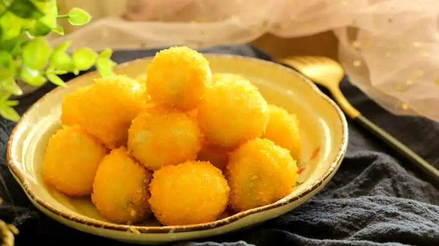 元宵节自己做元宵,不用和面不用包,随便摇一摇,比汤圆简单