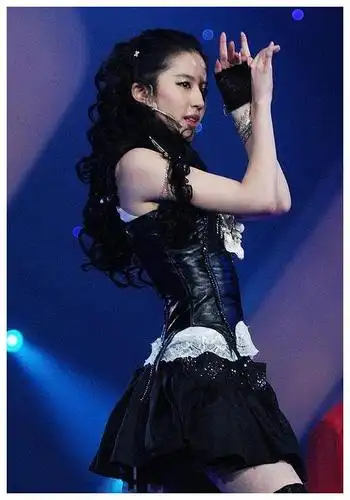 刘亦菲早年跳舞也许你见过但下面这种你肯定不知道