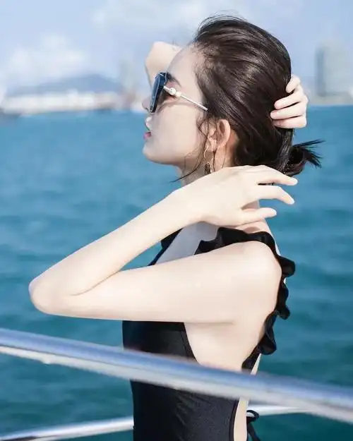 古力娜扎泳装写真,肤白貌美,楚楚动人!_高清图集_新浪网