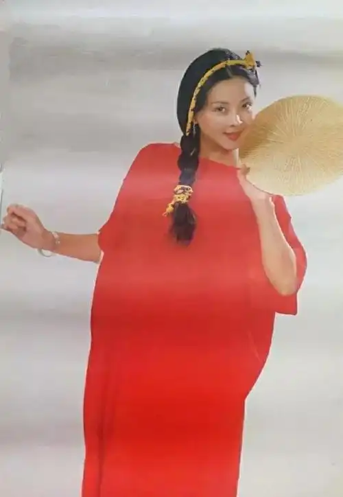 5月陶慧敏4月林芳兵3月麦文燕2月宋佳1月朱琳封面:张晓敏