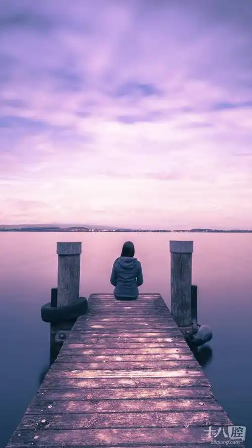 朋友圈里有一外贸公司妹子,常常发一个人的生活照片