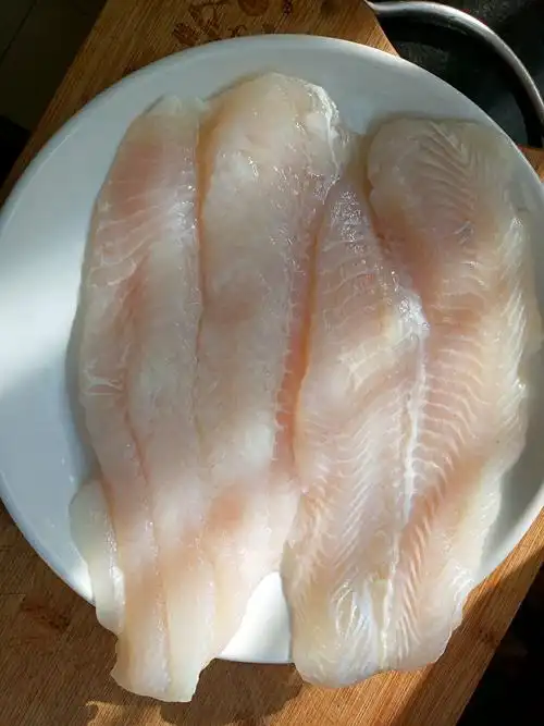 淡水鱼都可以,只要你能处理干净鱼刺,我用的龙利鱼,肉质嫩,没有刺