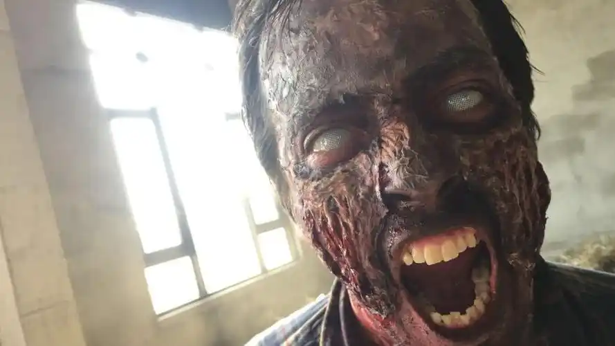 如果你的父亲被丧尸咬后你会怎么办剧情短片子