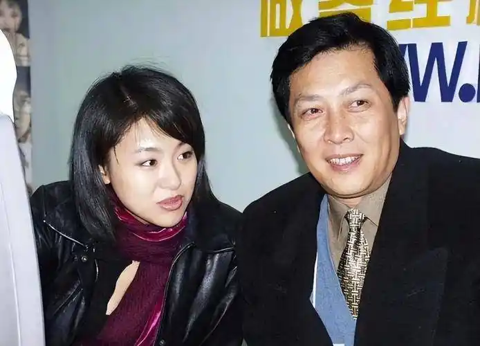 同是唐国强的孩子,前妻孙涛生的和壮丽生的,活成完全相反的样子_女儿