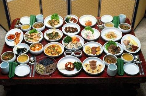 韩国人请客吃"大餐",分量让人尴尬!网友:这不忍心下筷子!