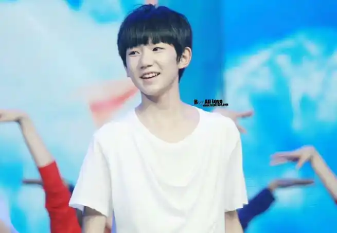 王源客厅狂欢巡演