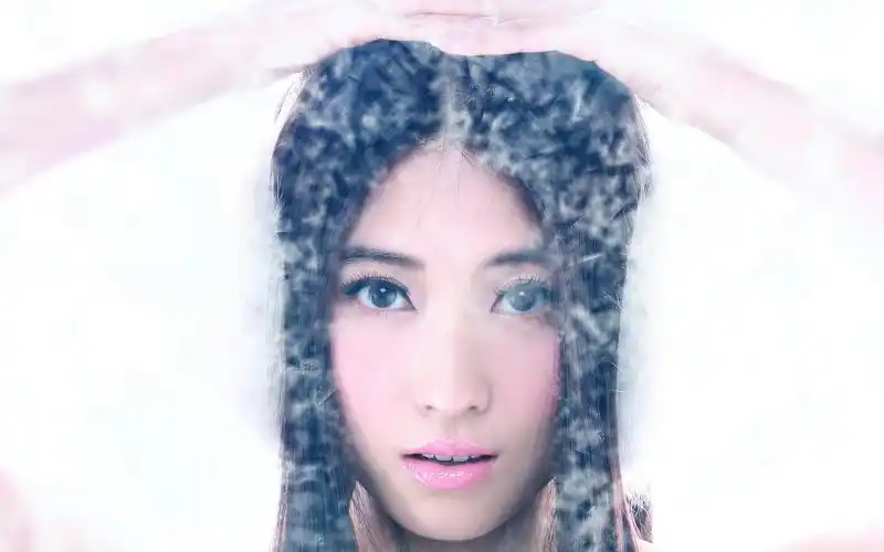 宁丹琳可爱动人壁纸