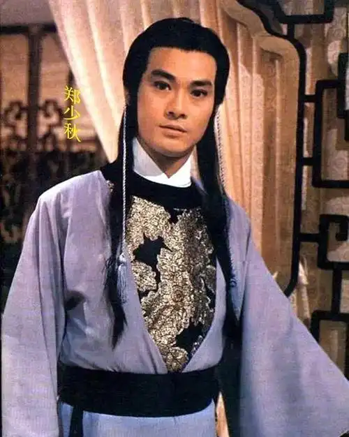 其实孙红雷的脸不用想都知道不适合古装,大脸盘子小眼睛,甚至称不上"