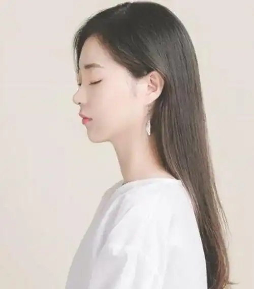 中长发发型直发齐肩,简单又好看的直发发型