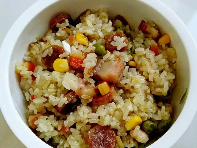 【腊味糯米饭的做法步骤图,腊味糯米饭怎么做好吃】daner_雨佳_下厨房