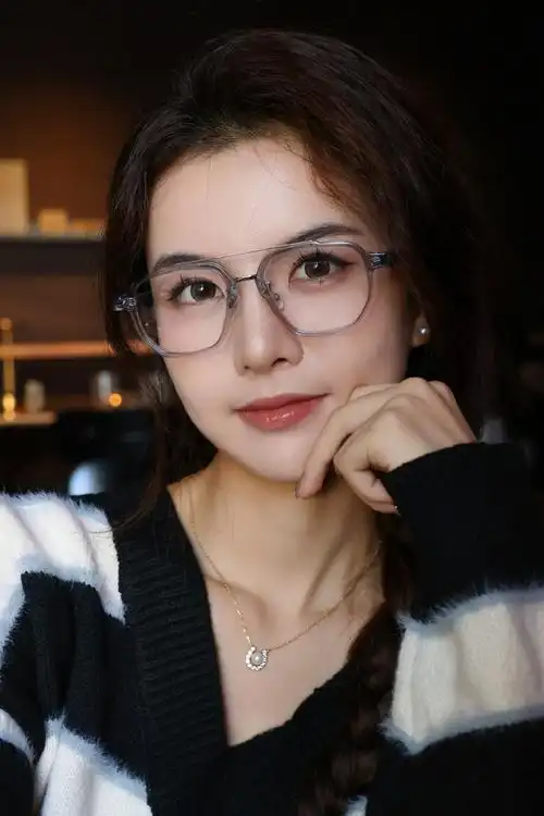 界环ai音频眼镜#时尚飞行员款,无论是一个人享受午后阳光的慵懒,还是