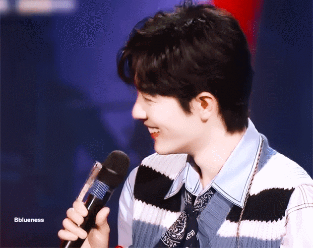 肖战我们的歌动图