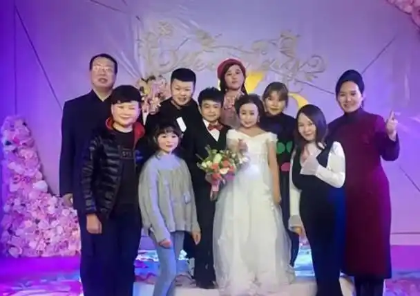 原创袖珍人朱洁34岁1米28曾因身高备受歧视嫁秦学士后被宠成公主