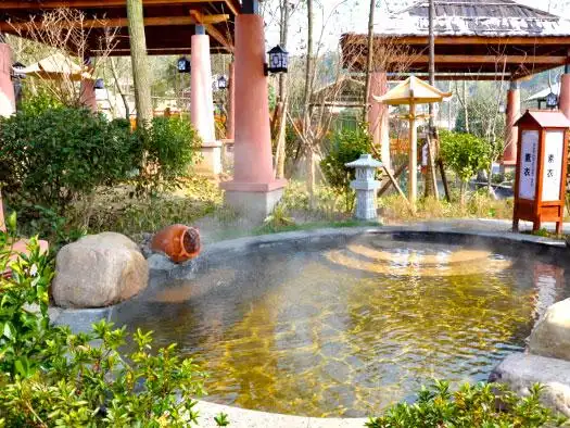 灰汤温泉华天城旅游度假区