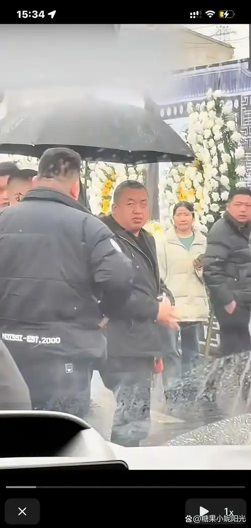 反映出了五光十色的乱象   各个平台,媒体争相争夺眼球