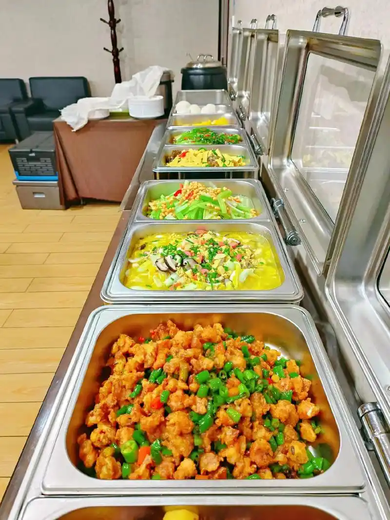 公司食堂工作餐.