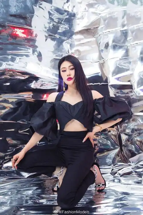 fm星装解析#袁娅维 x 《说唱听我的》造型汇总今日播出的总决赛舞台