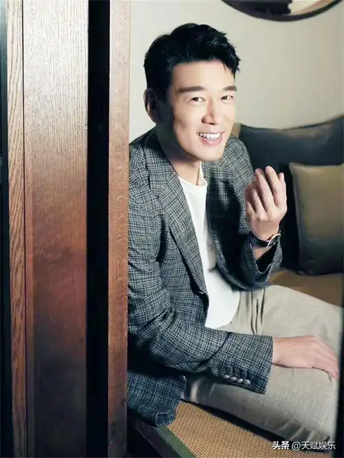 王耀庆电影,《职场是个技术活》56集电视剧中男演员王耀庆写真照(2)