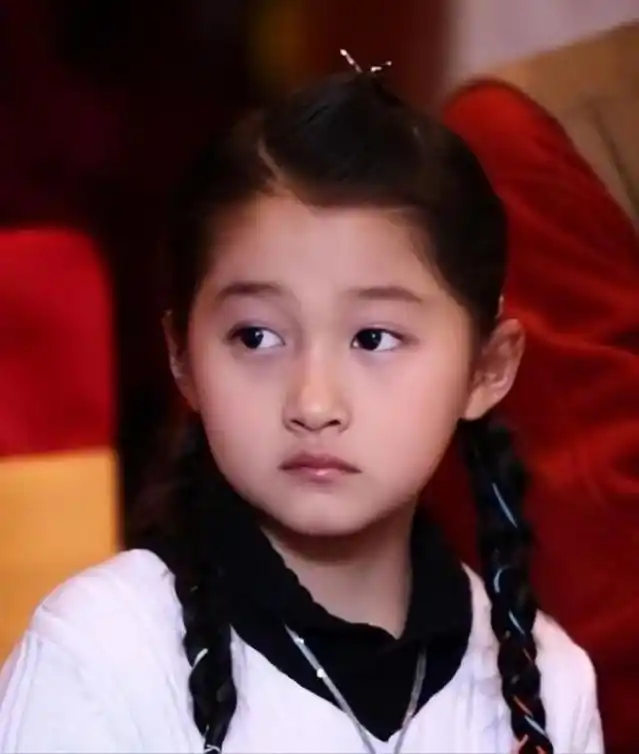 关晓彤,从童星到影视巨星的蜕变!她是如何一步一步走来?