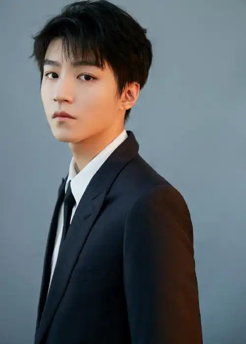 王俊凯平遥电影展特约策展人#王俊凯今日出席2021第五届平遥国际电影