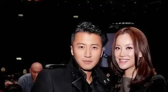 知名经纪人霍汶希的女儿如今十岁了,谢霆锋对她非常好