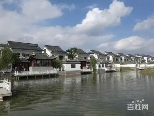 世外江南 独栋别墅 送200平方院子,只卖173.