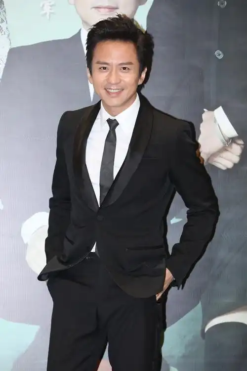 邓超《乘风破浪》红毯人气高 韩寒未受风波影响