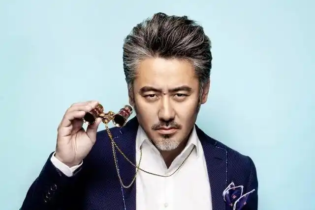 盘点下男明星留胡子前后的大变化,陈晓留胡子十分的有故事感