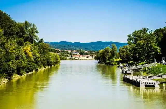 这个欧洲小国盛产高颜值小镇,风景美如画,还是莫扎特的故乡