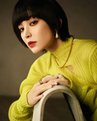 娜扎费加罗七月刊封面写真_娜扎复古摩登性感写真大片_三千图片网