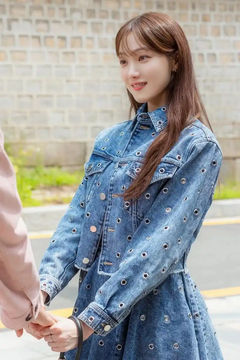 李圣经客串韩剧低谷医生,饰演男主余正宇的前暧昧女!