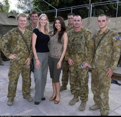 点击查看所有澳大利亚亚太小姐东帝汶劳军(图片2)精美图片 澳大利亚