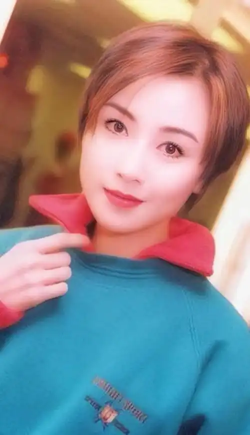 短发女神袁洁莹