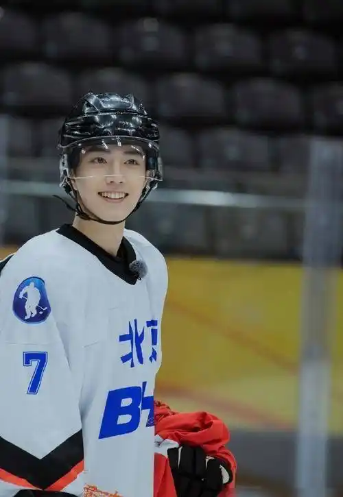 外界给你多少的偏见,我们就给你多少的偏爱_小飞侠_表演_肖战