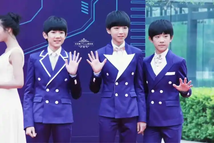 大家好我们是tfboys