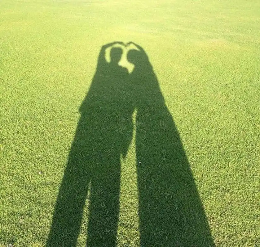 窦骁何超莲官宣认爱hibaby微信换情侣头像