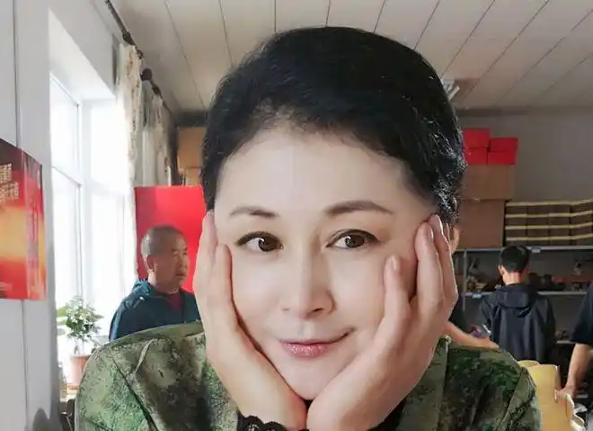 乡村爱情谢大脚晒合照感慨我演了这个角色十几年