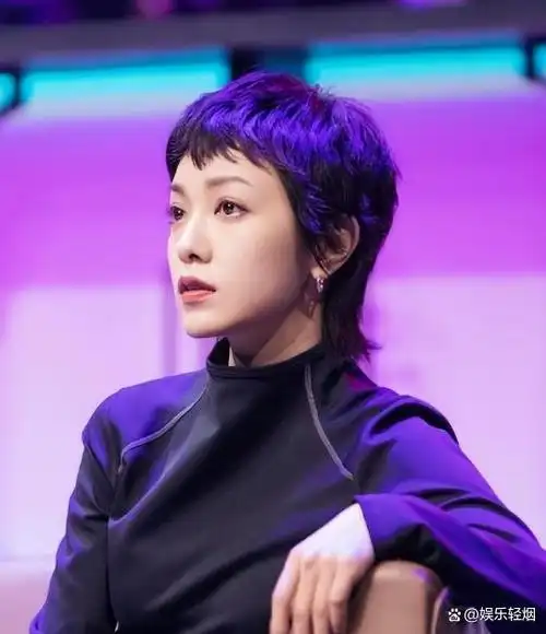 郭采洁的短发真是别具一格,展现出了高级的风范,无怪乎被网友誉为"